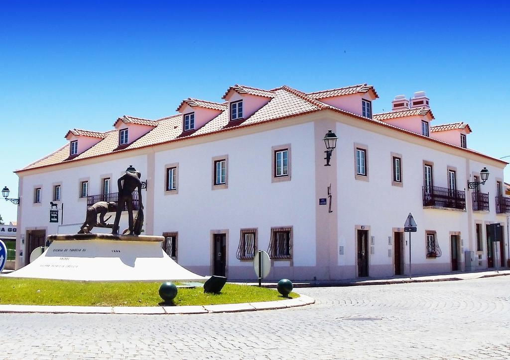 Casa Do Largo - Golega - Turismo De Habitacao Hotel Екстериор снимка